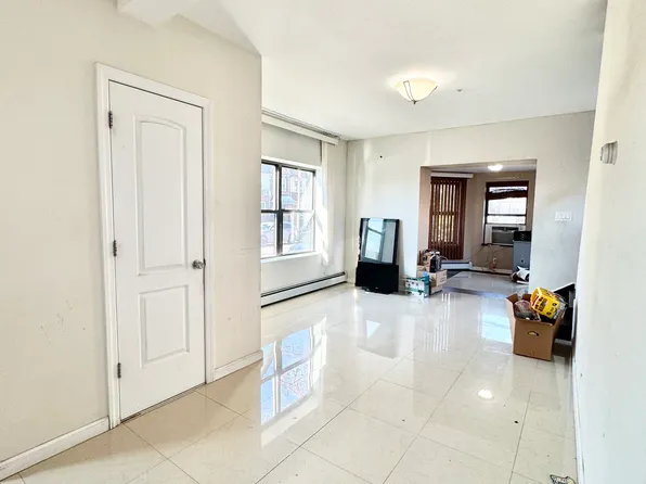 2071 Haring Street image 4 of 25