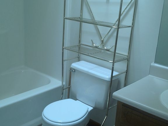 5th image of 4041 Wylie Ln