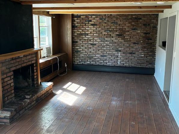 31 Hillside Ave APT 2