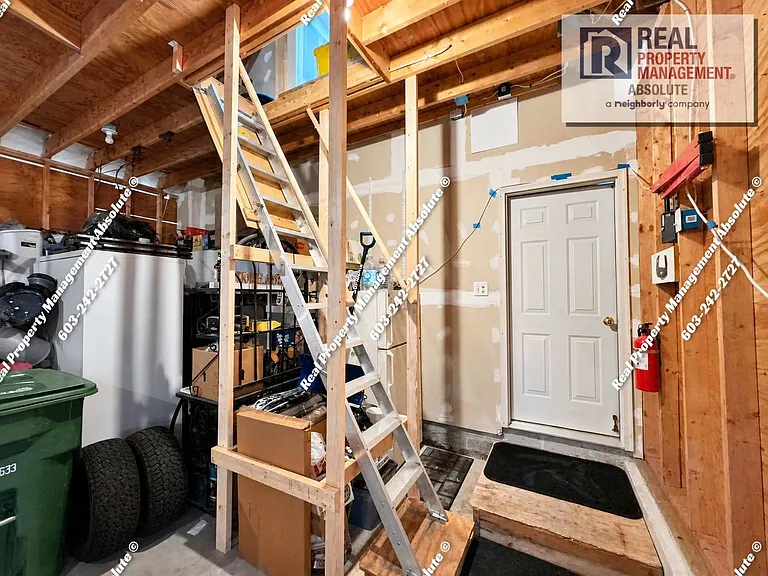 15 Indiana Dr — Photo 4