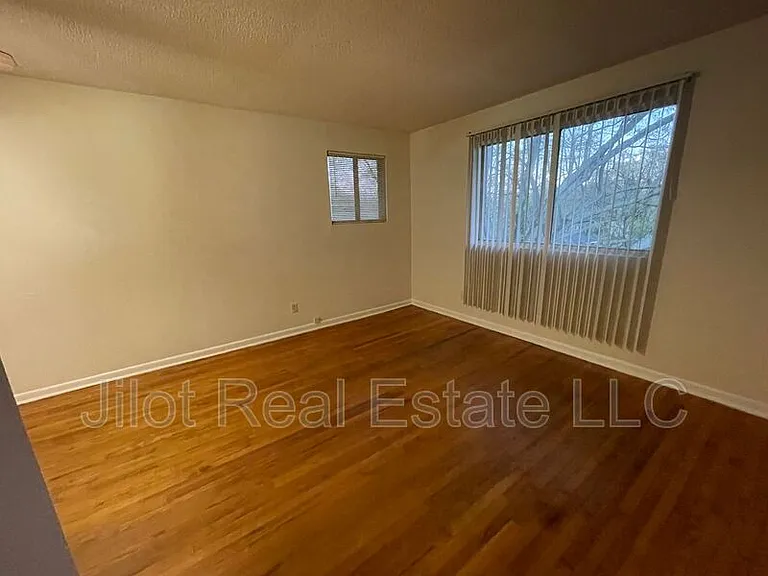 496 Holderness St SW #18 — Photo 8