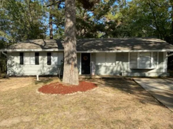 432 Queen Theresa Ln, Jackson, MS 39209