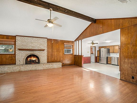 4th image of 1608 San Antone Ln