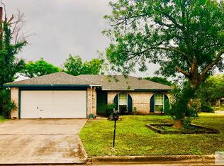 4 Meadow Glen Dr, Brownsville, TX 78521