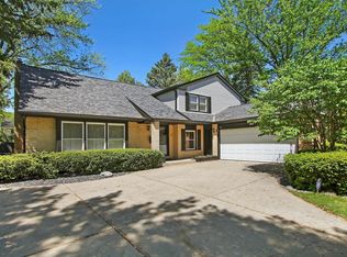 3522 Maple Leaf Dr, Glenview, IL