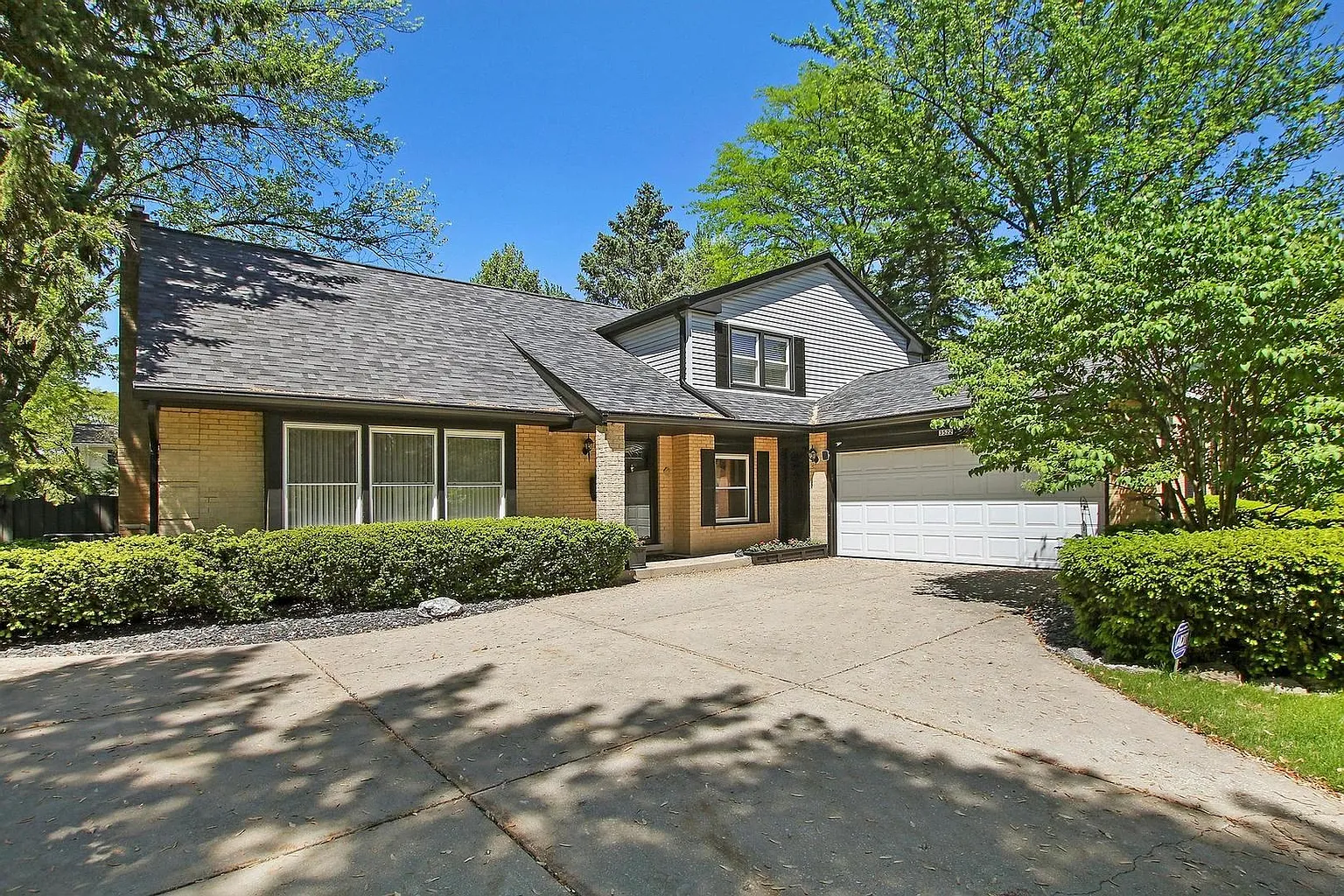 3522 Maple Leaf Dr photo 1