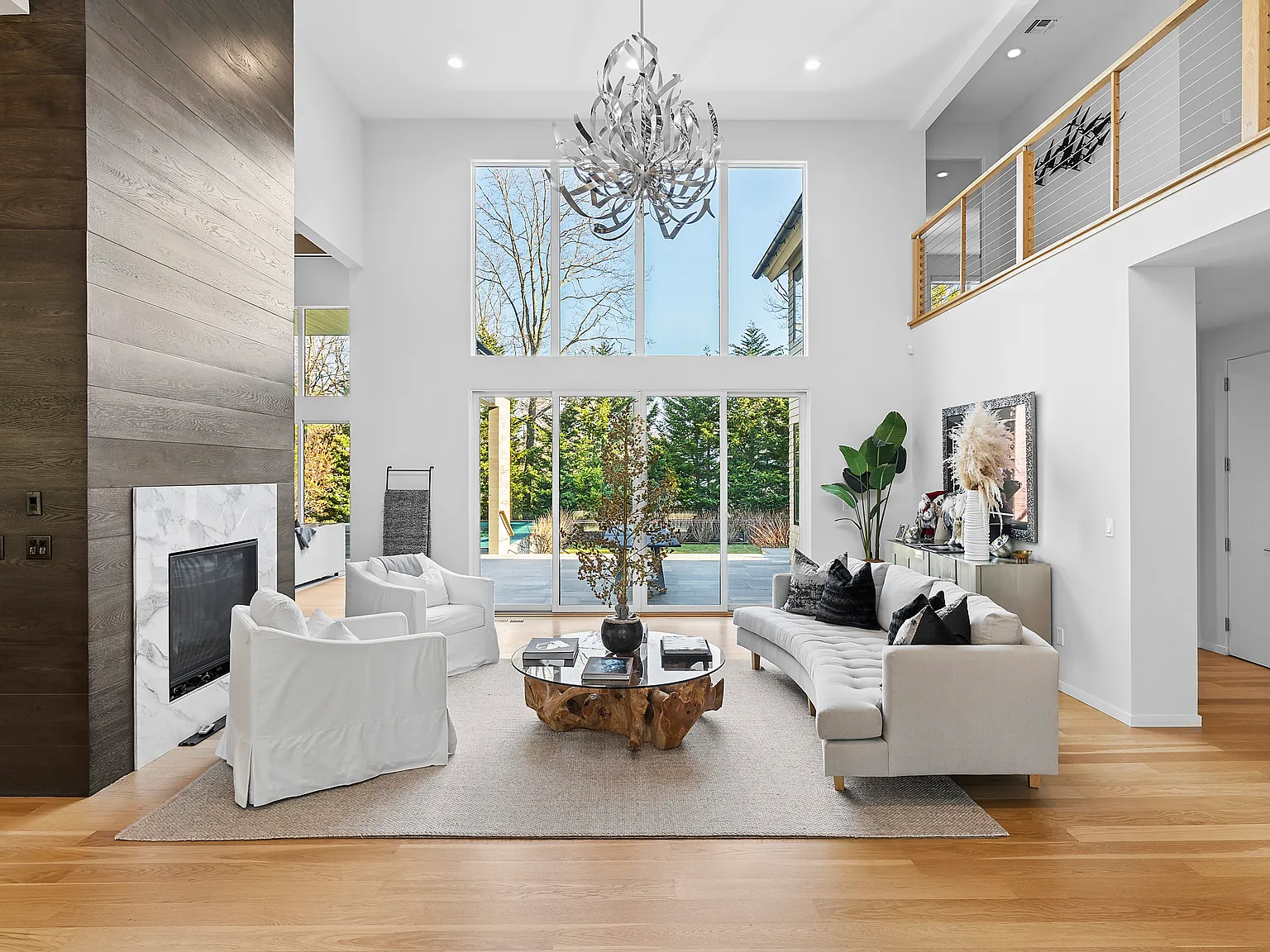 Northwest Harbor Modern Retreat | Near Gardiners Bay Beaches — Photo 2