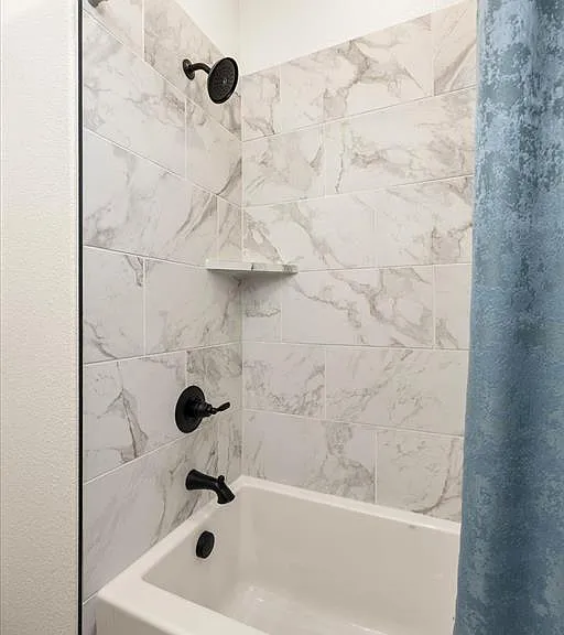 802 S Creek St #108 — Photo 16