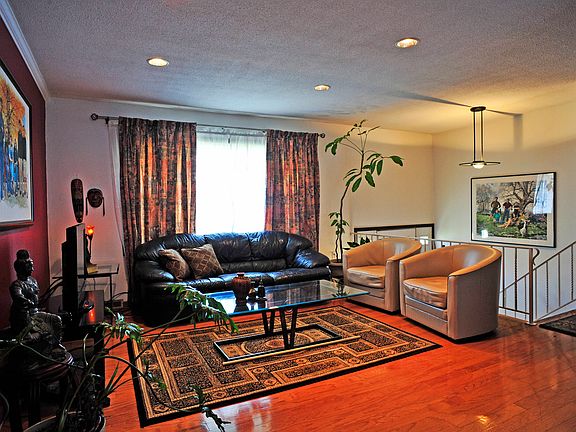 2nd image of 2112 Bishopsgate Dr