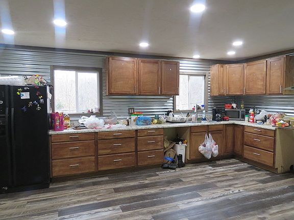 2nd image of 2783 Hillwood St