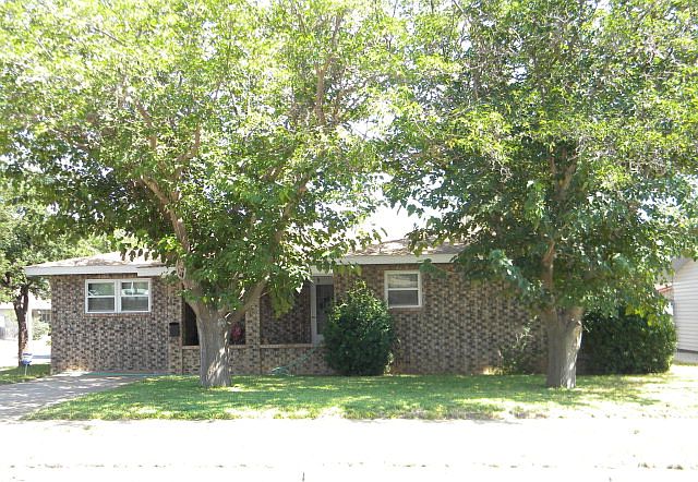 1st image of 610 NW 11th St