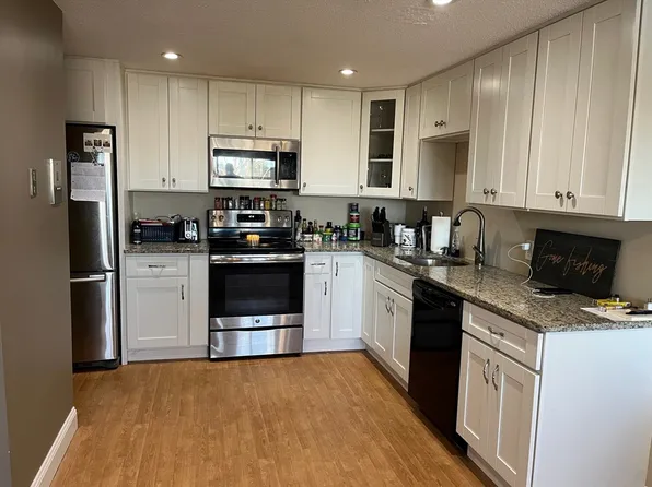 36 Bayview Ter APT 11, Danvers, MA 01923