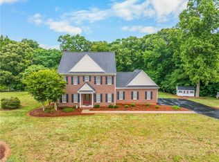 129 Walnut Ave, Yadkinville, NC 27055