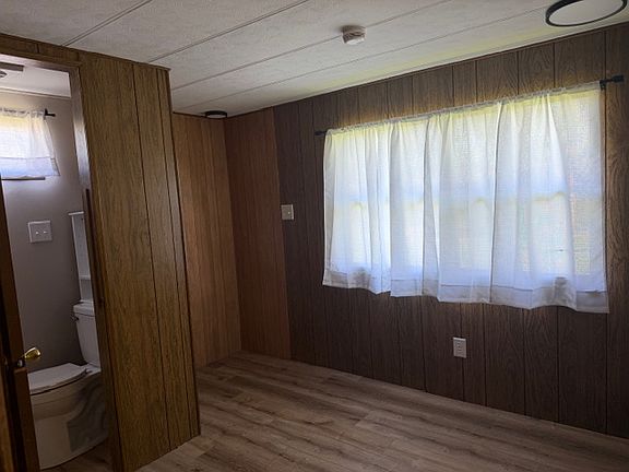 4th image of 702 Walnut Bottom Rd