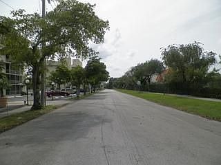 3rd image of 1750 NE 115th St APT 205