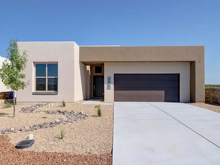 4607 Melrose Rd — Photo 1