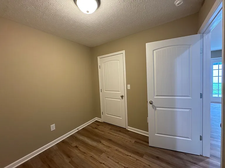517 Weaver St #1 — Photo 12