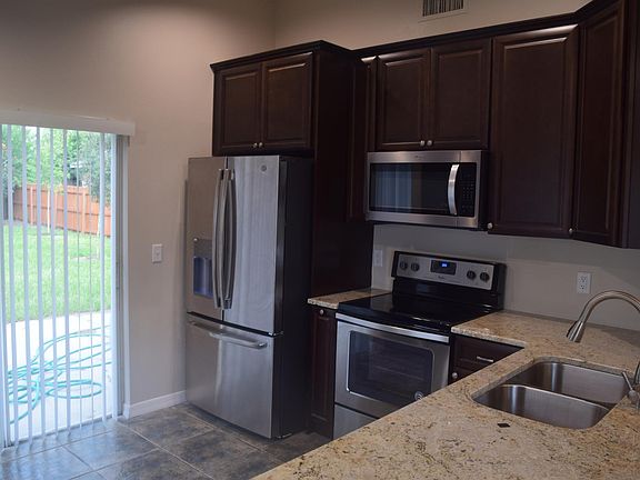 4th image of 2199 Eola Ct