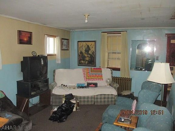 5th image of 815 39th St