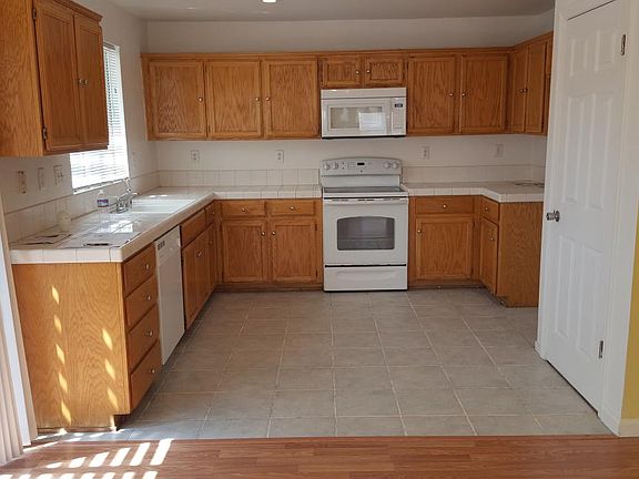 4th image of 3287 Jeanette Ct