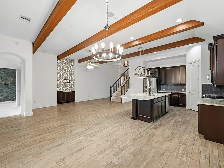 2019 Wild Peregrine Cir — Photo 23