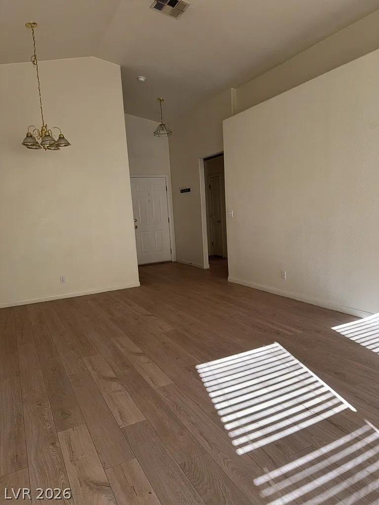3 bed, 2.0 bath, 1507 sqft, $2,171 — Photo 3