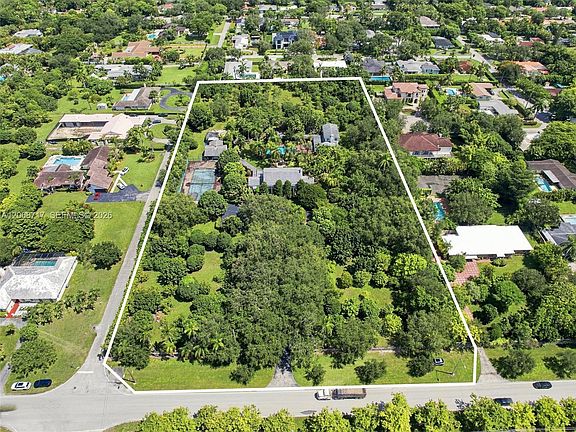 3rd image of 5885 SW 56th St
