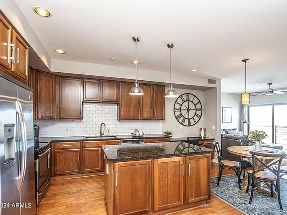5th image of 525 W LAKESIDE Drive #107