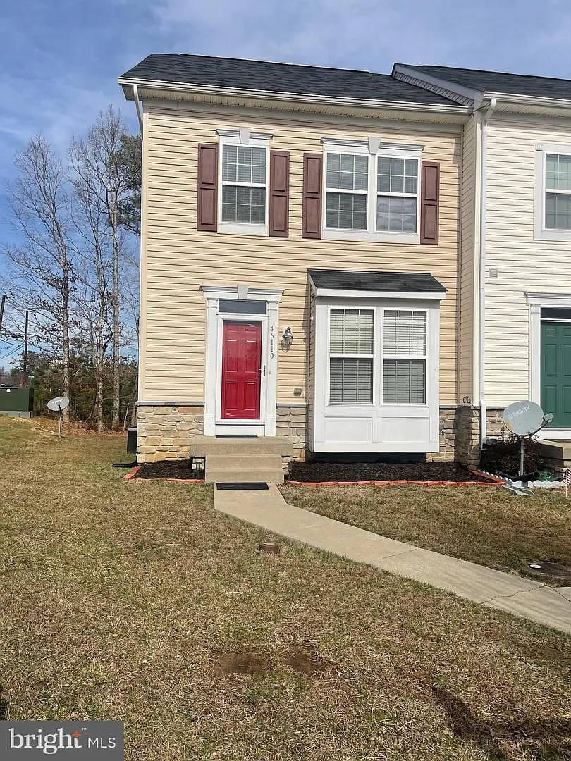 46110 Thoroughbred Way photo 1