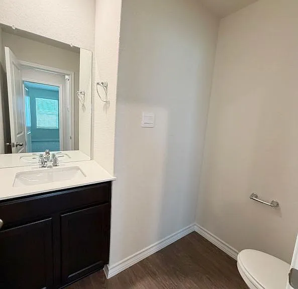 503 Avalon Banks — Photo 4