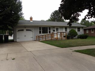 928 N Grant Ave, Janesville, WI 53548