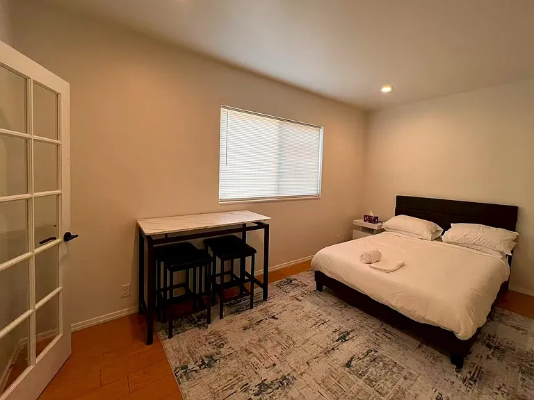 688 N 11th St #1D — Photo 11