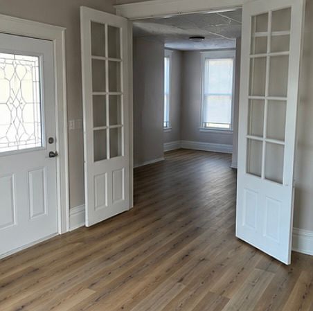 1st image of 323 N Sugar St #323