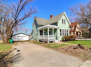 1222 S Monroe Ave, Green Bay, WI 54301