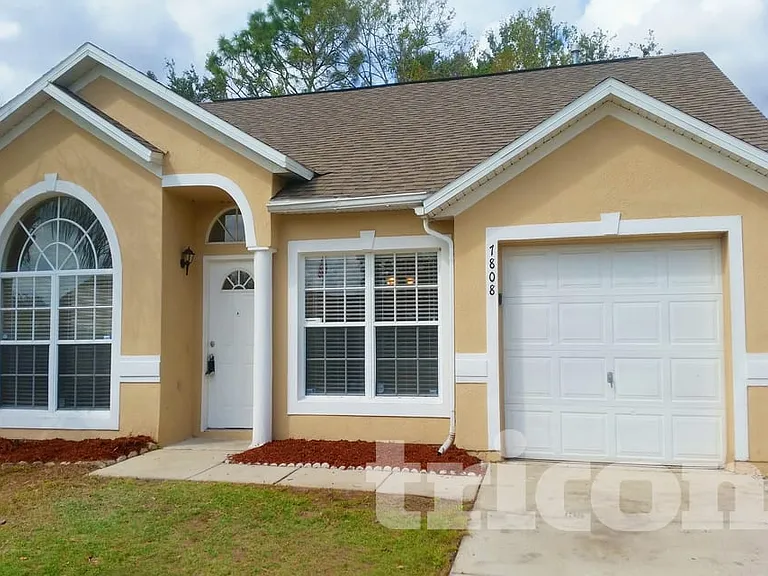 7808 Hidden Hollow Dr — Photo 1