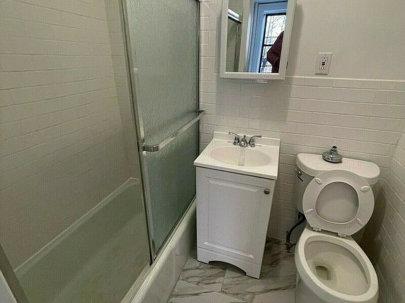 4th image of 320 Lexington Ave APT 3C