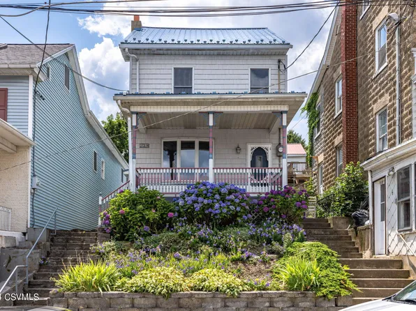 1018 W Mulberry St, Coal Township, PA 17866