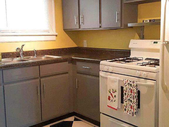 5th image of 4703 Guilford Ave