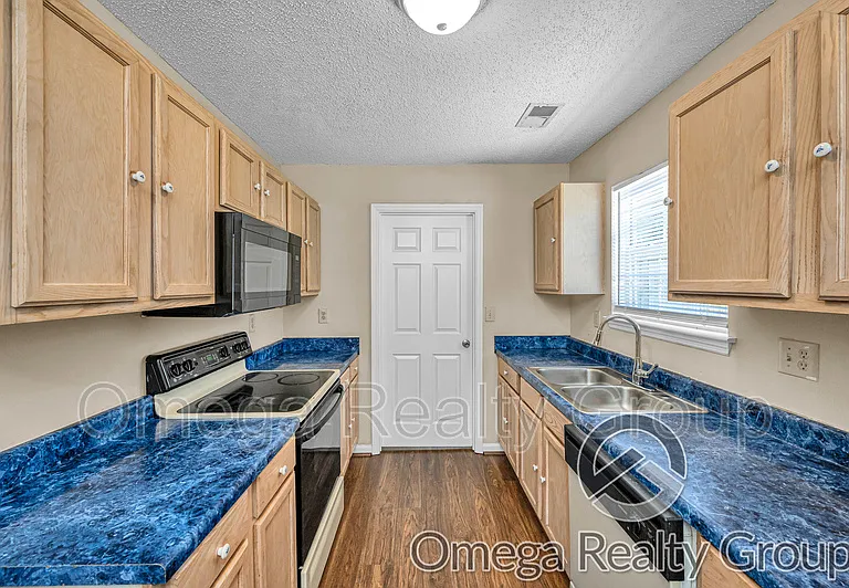 6749 Lakes Edge Ln — Photo 7