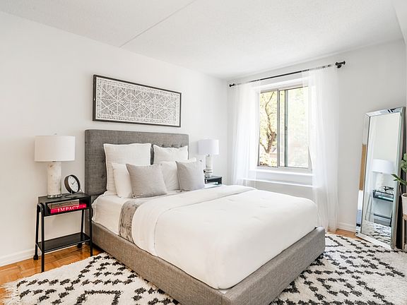 4th image of 520 W 48th St APT 7H