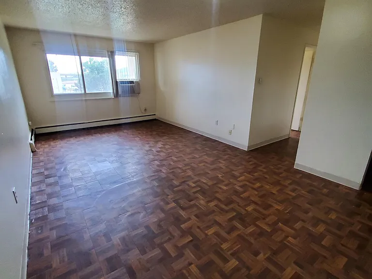 Hampton Village Apartments — Photo 15
