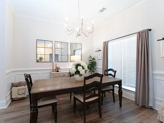 5th image of 2105 Fordham Dr