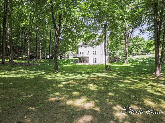 5th image of 11320 Greenwich Dr NE