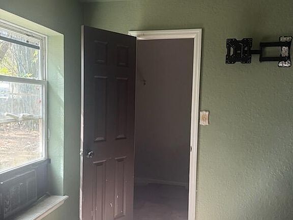 4th image of 415 GARRETT RIDGE Court