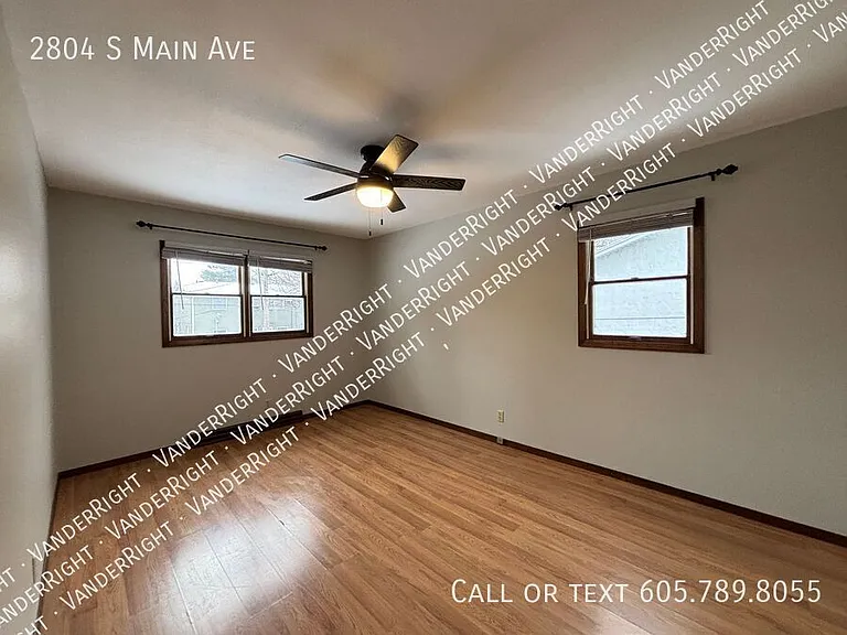2804 S Main Ave — Photo 8