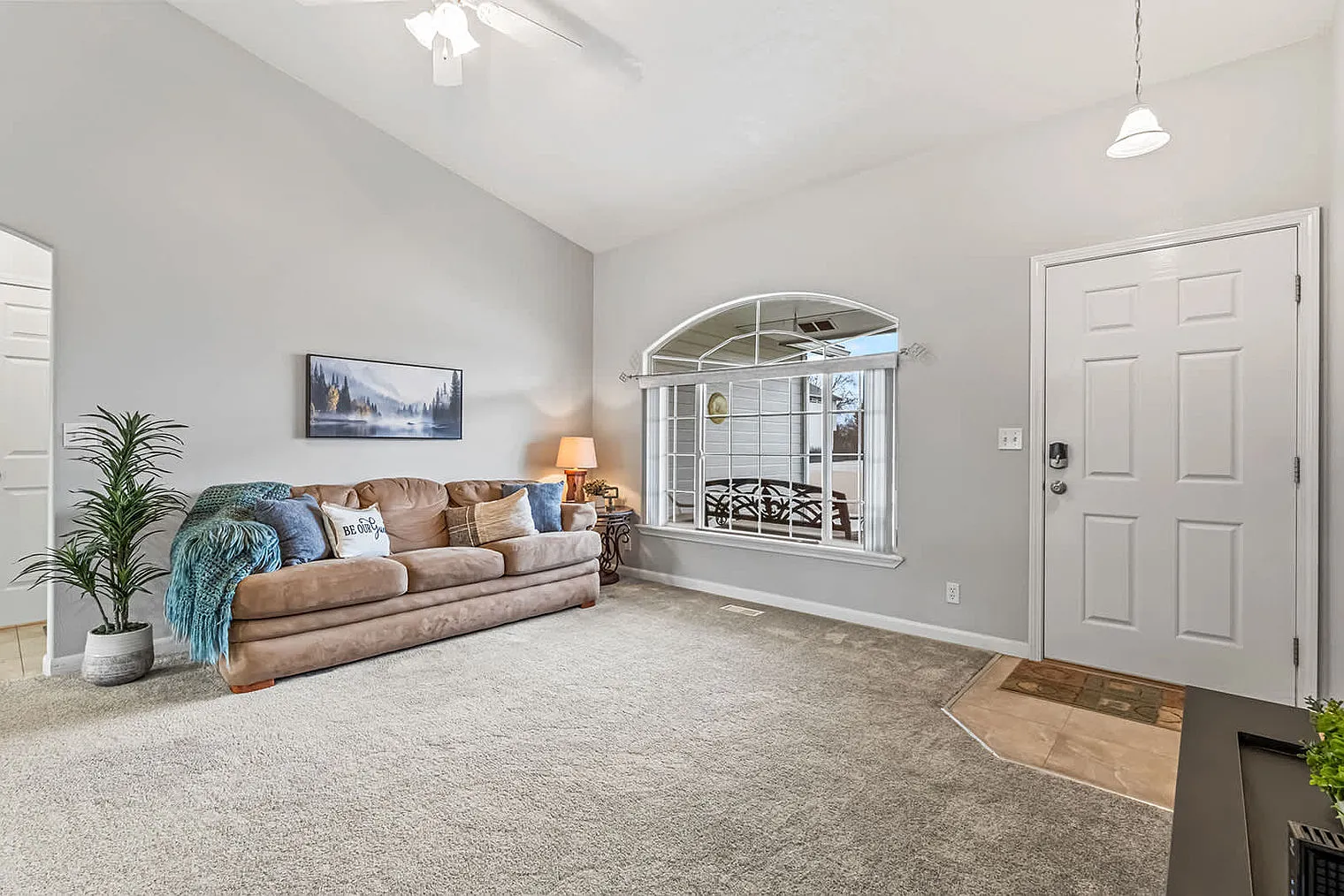 3 bed, 2.0 bath, $5,320 — Photo 4