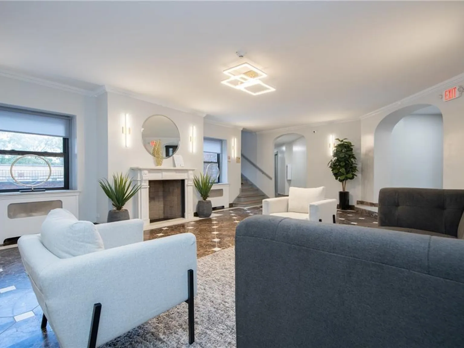 1 bed, 700 sqft, $24,000 — Photo 3