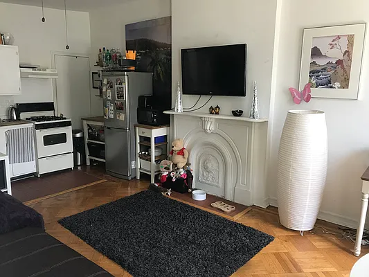 Rented by Avenue Sotheby's International Realty | media 3