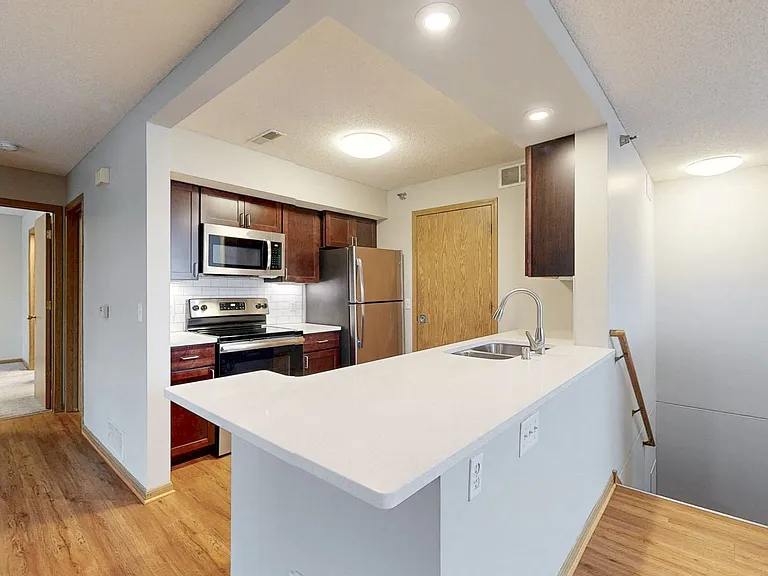 Cedar Pointe Townhomes — Photo 32