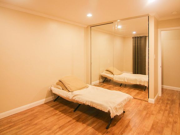 5th image of 421 Piccadilly Pl APT 9